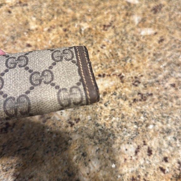 Vintage Gucci browns snap flap key holder. - Picture 7 of 7